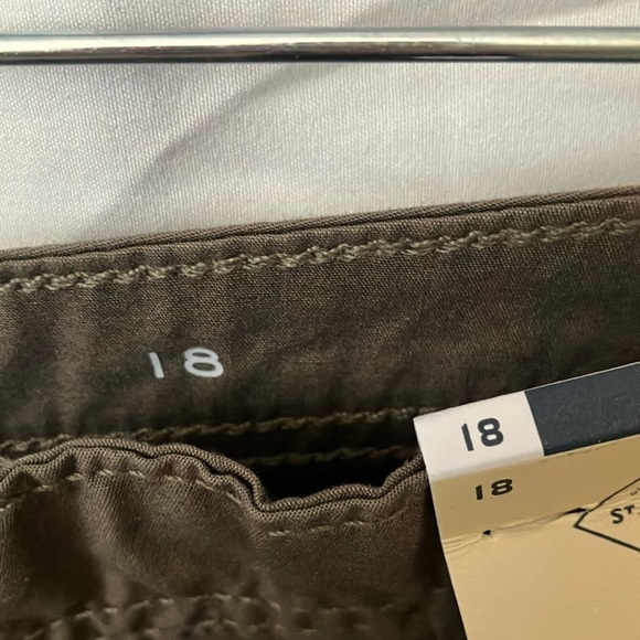 St John’s Bay: Brown Khaki Crop Mid-Rise Pants- 18 - Picture 15 of 16